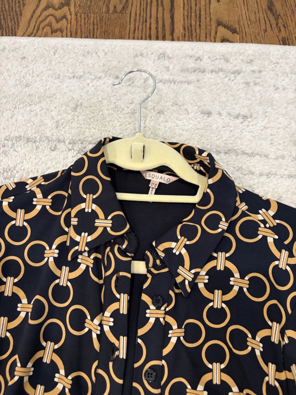 ESQUALO black dress with Gold Chain Link Print. Size xs. Euc. Nonsmoking home